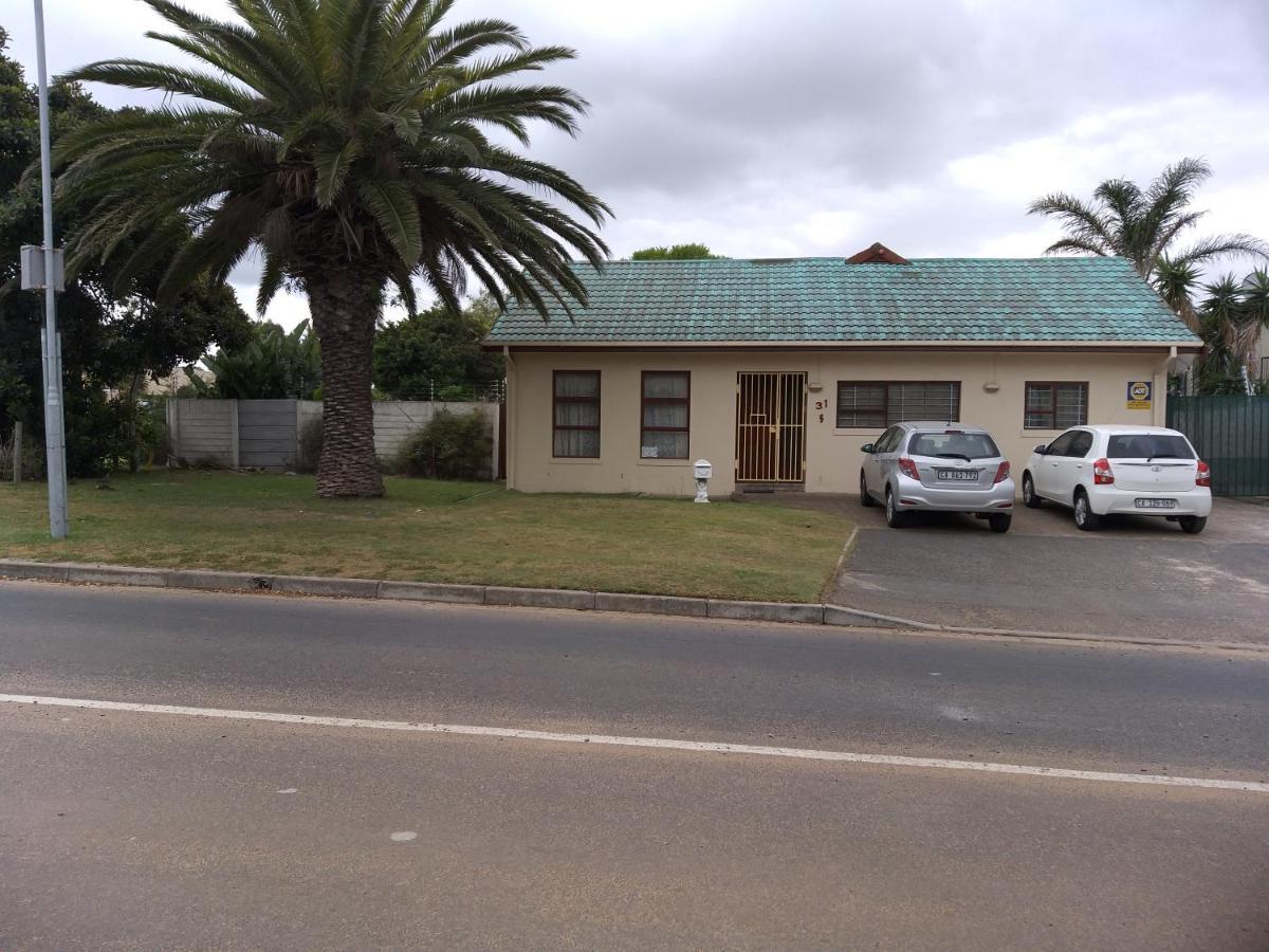 Dj'S B&B In Table View Cape Town Exterior photo